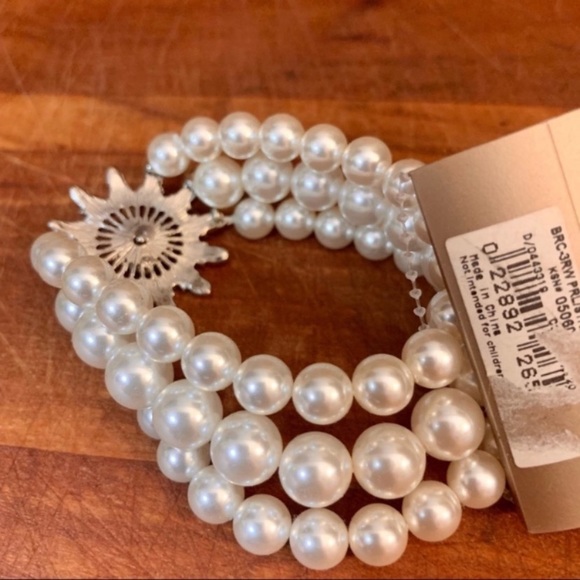 Studio S New With Tags Starburst with Glass Pearls Stretch Bracelet - Picture 2 of 4